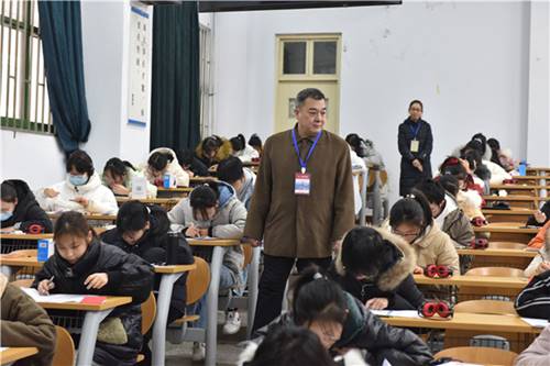 http://www.xxu.edu.cn/__local/B/13/06/0AD6037E3F3BFEA3CC00F2B23DC_2A542236_1DF81.jpg