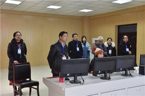 http://www.xxu.edu.cn/__local/B/B5/BA/D135B542D383508A496FF7DC138_262899A1_18290.jpg